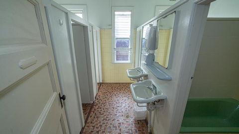 Australian Hotel - St Kilda Accommodation 0