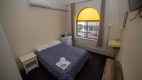 Australian Hotel - St Kilda Accommodation 2