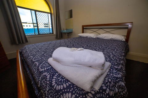 Australian Hotel - St Kilda Accommodation 1