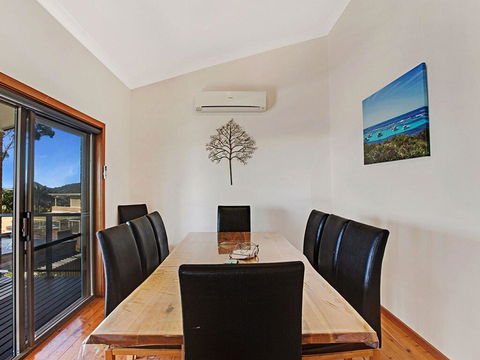Away @ Nelson Bay, 29 Wollomi Ave - Incredible Water Views, Pet Friendly, WIFI & Aircon - St Kilda Accommodation 3