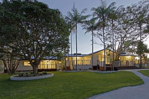 Away On Belongil Fields - St Kilda Accommodation 0