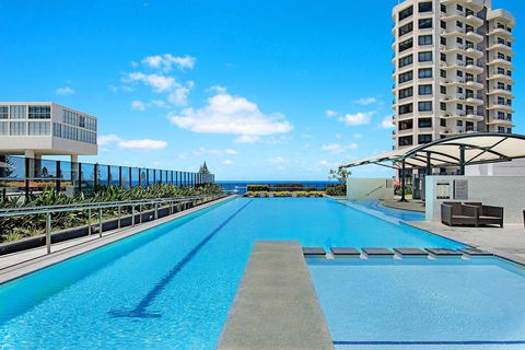Awesome Ocean Views Broadbeach WiFi, Netflix, Wine - St Kilda Accommodation 0