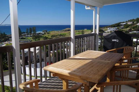 Awesome View, 4 View Street - St Kilda Accommodation 1