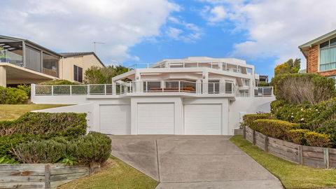 Azur 1 - South One Mile Beach - St Kilda Accommodation 0