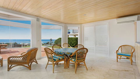 Azur 1 - South One Mile Beach - St Kilda Accommodation 3