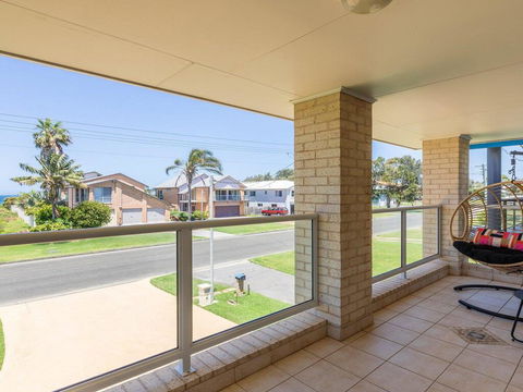 Azure Waters - Perfectly Positioned With Ocean Views - St Kilda Accommodation 3