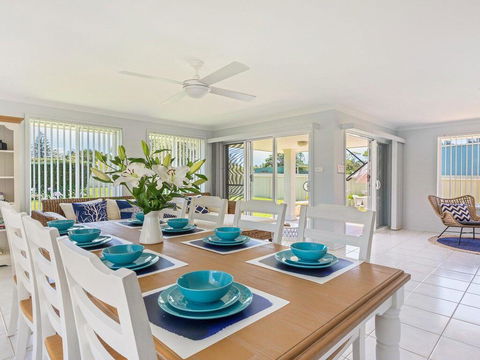 Azure Waters - Perfectly Positioned With Ocean Views - St Kilda Accommodation 2