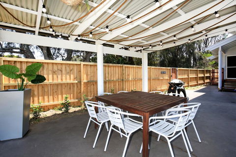 Balena @ Culburra - Pet Friendly - 1 Min Walk To Beach - St Kilda Accommodation 1