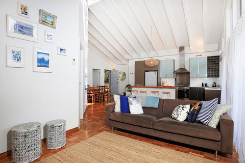 Balena @ Culburra - Pet Friendly - 1 Min Walk To Beach - St Kilda Accommodation 0