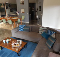 Bay Breeze Holiday Home - St Kilda Accommodation