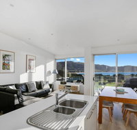 BAY VUE - top floor apartment amazing views - St Kilda Accommodation