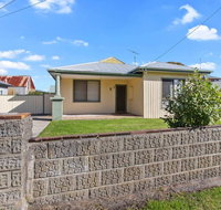 BAY YARD - large yard wifi family friendly. - St Kilda Accommodation