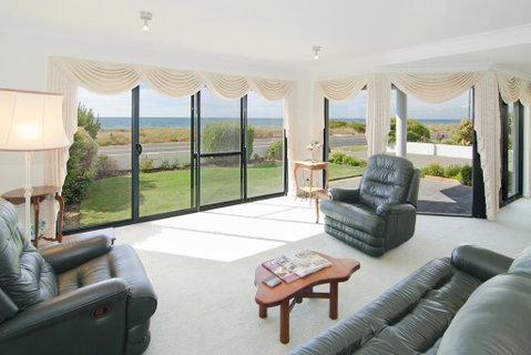 Bayside Beauty - St Kilda Accommodation 3