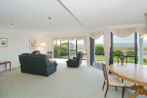Bayside Beauty - St Kilda Accommodation 2