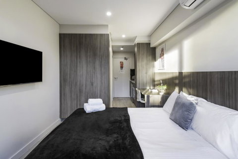 BEACH LOCATION STUDIO // CLOVELLY 1 - St Kilda Accommodation 3