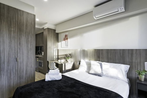 BEACH LOCATION STUDIO // CLOVELLY 1 - St Kilda Accommodation 2