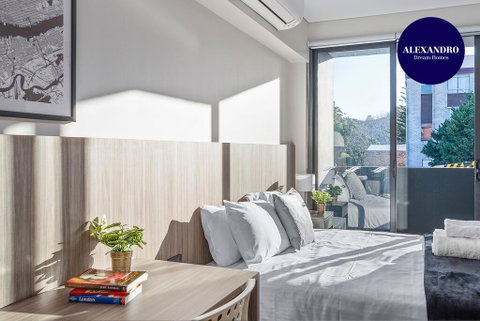 BEACH LOCATION STUDIO // CLOVELLY 4 - St Kilda Accommodation 0