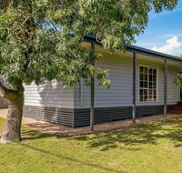 Beachcomber Bliss - St Kilda Accommodation