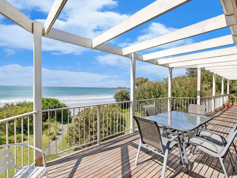 Beachfront - St Kilda Accommodation 0