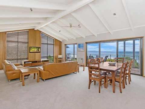 Beachfront - St Kilda Accommodation 1