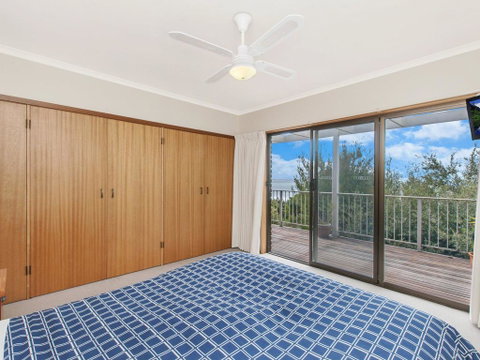 Beachfront - St Kilda Accommodation 2
