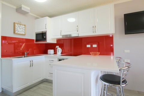 Beachfront 2, 25 Willow Street - St Kilda Accommodation 1