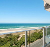 Beachfront Apt Main Beach - St Kilda Accommodation