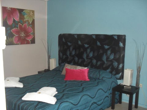 Beachlander Holiday Apartments - St Kilda Accommodation 2
