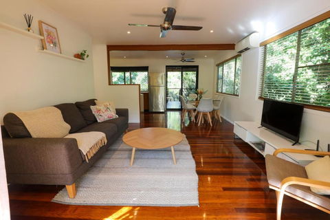 Regent Bower Cottage - St Kilda Accommodation 1