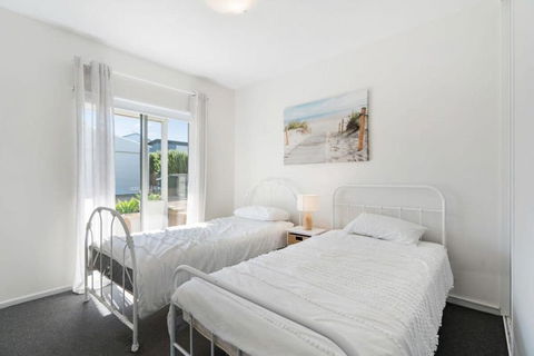 Relax At Middleton - No Linen Included - Pets Negotiable - Wi-Fi - St Kilda Accommodation 3