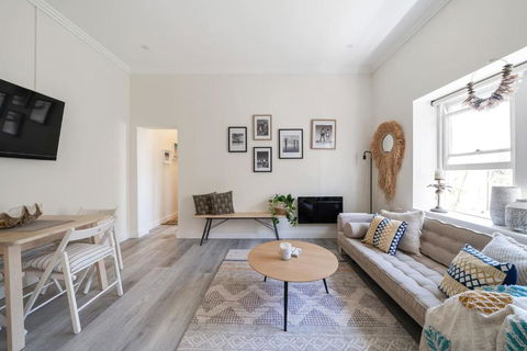 Relaxed Coogee Coastal Living With Ocean Views - St Kilda Accommodation 3