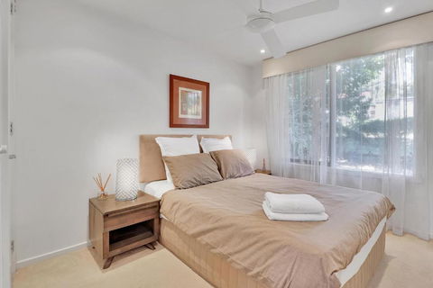 Ren Basera - St Kilda Accommodation 3