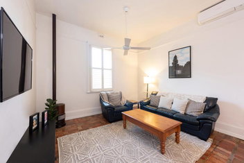 Renovated 2B 1B Victorian House In Princes Hill with St Kilda Accommodation
