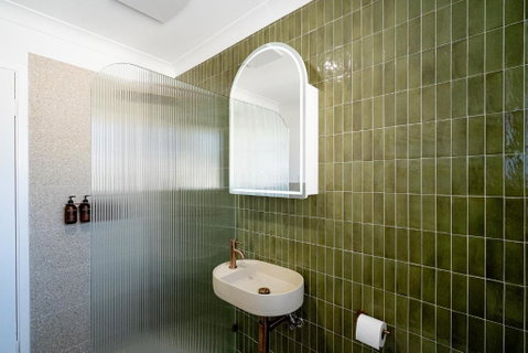 Renovated Apartment With Ocean Views - St Kilda Accommodation 1