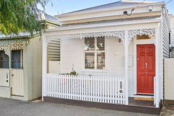 Renovated Brilliance In Bayside Albert Park with St Kilda Accommodation