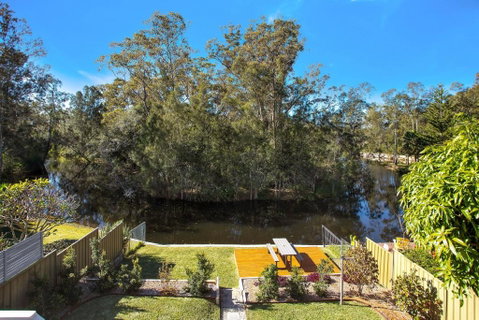 Renovated Coastal Getaway With Water Views - St Kilda Accommodation 0