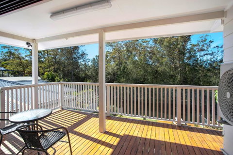 Renovated Coastal Getaway With Water Views - St Kilda Accommodation 1