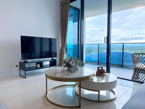 Resort-Style Apartment Near Harbour Town - St Kilda Accommodation 2