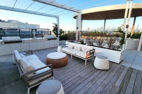 Resort-style Exec 1 Bed With Study In Port Melbourne - St Kilda Accommodation 3