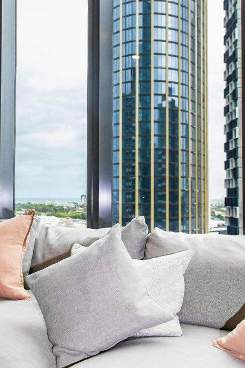 Resort Style Living 2 Bed Apt With Pool BBQ - St Kilda Accommodation 1