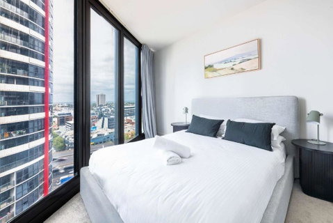 Resort Style Living 2 Bed Apt With Pool BBQ - St Kilda Accommodation 3