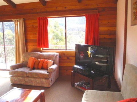 Retro 2 Bedroom Apartment - St Kilda Accommodation 3