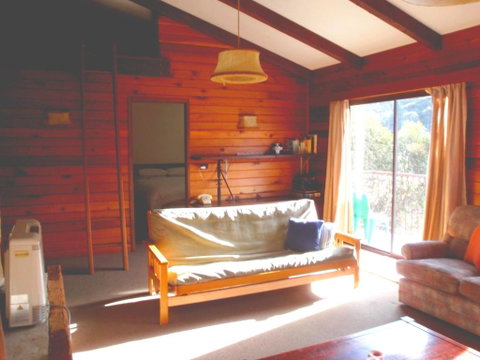 Retro 2 Bedroom Apartment - St Kilda Accommodation 2