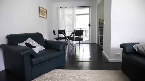 Retro Beach House - Macmasters Beach - St Kilda Accommodation 2
