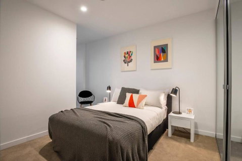 Retro Modern With Pool Near Westfield Doncaster - St Kilda Accommodation 2