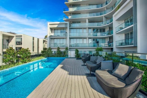 Retro Modern With Pool Near Westfield Doncaster - St Kilda Accommodation 3