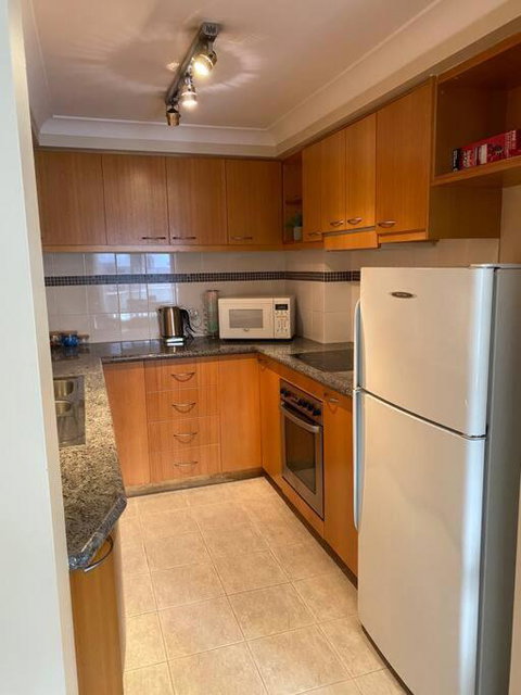 RIVERSIDE CITY VIEW PARKING NETFLIX WIFI WINE FREE - St Kilda Accommodation 2