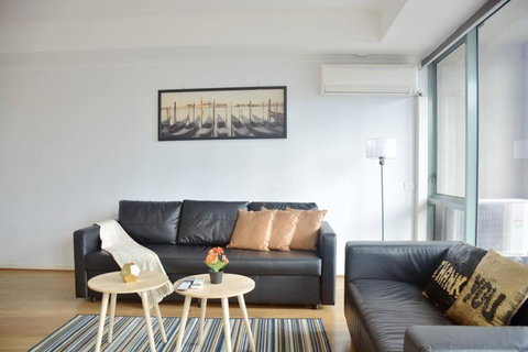 RiverView Spacious 3BR2Bath2Car WifiPoolGym Crown - St Kilda Accommodation 0