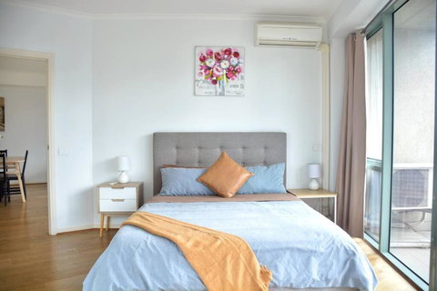 RiverView Spacious 3BR2Bath2Car WifiPoolGym Crown - St Kilda Accommodation 1