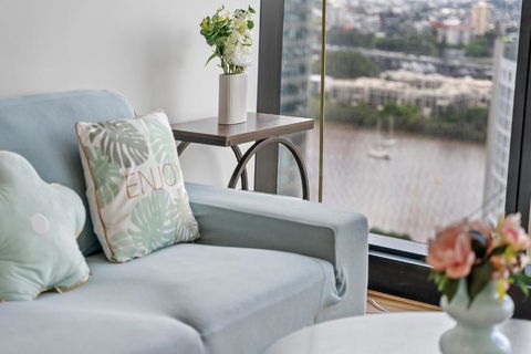 RiverViews 1BR 1BA Skytower Apt With Pool, Gym, Sauna - St Kilda Accommodation 2